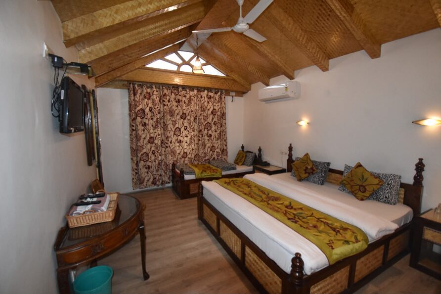 Super Deluxe Triple Sharing Room